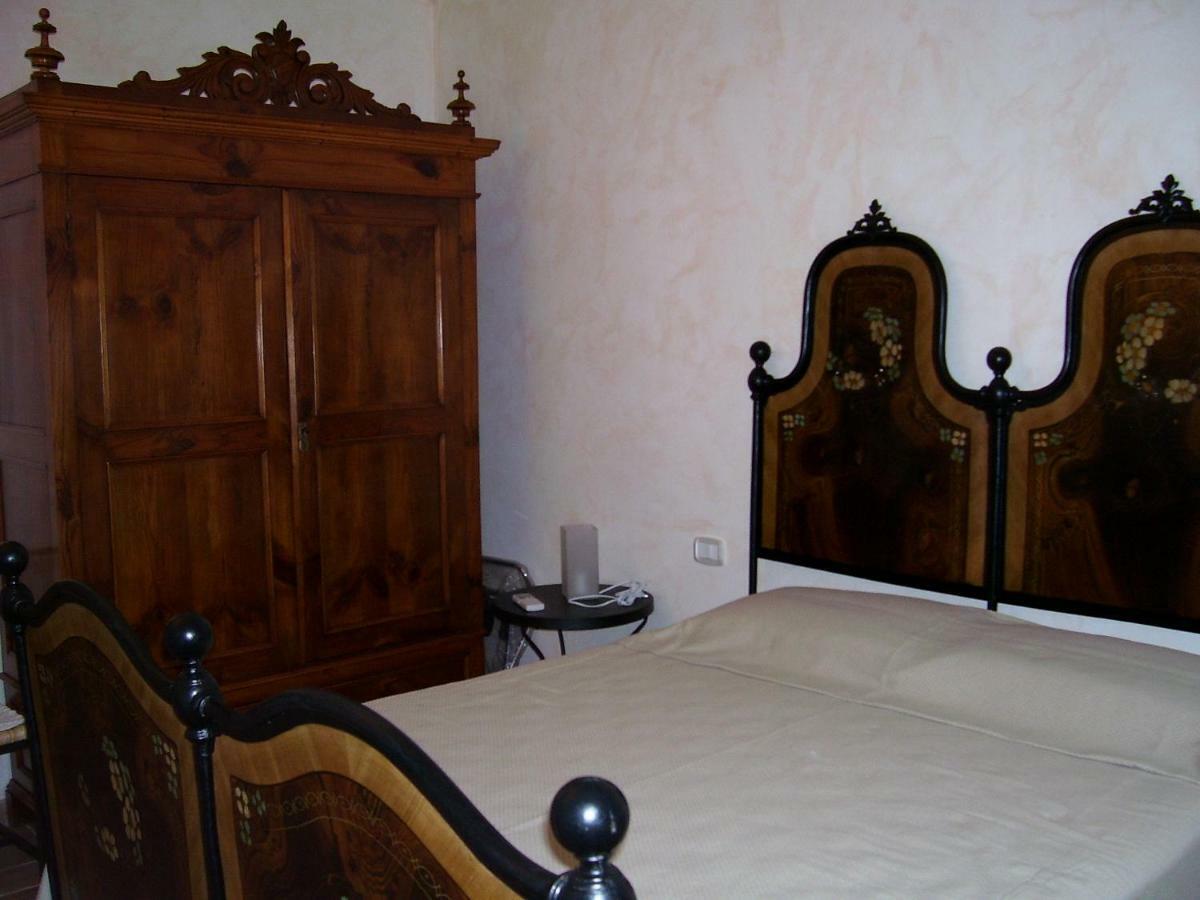 Casale Sant'Angelo Bed & Breakfast กาปัลบีโอ ภายนอก รูปภาพ