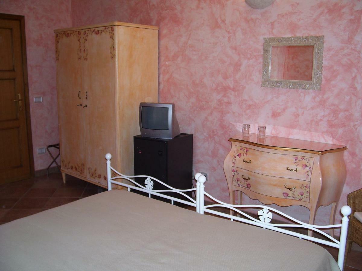 Casale Sant'Angelo Bed & Breakfast กาปัลบีโอ ภายนอก รูปภาพ