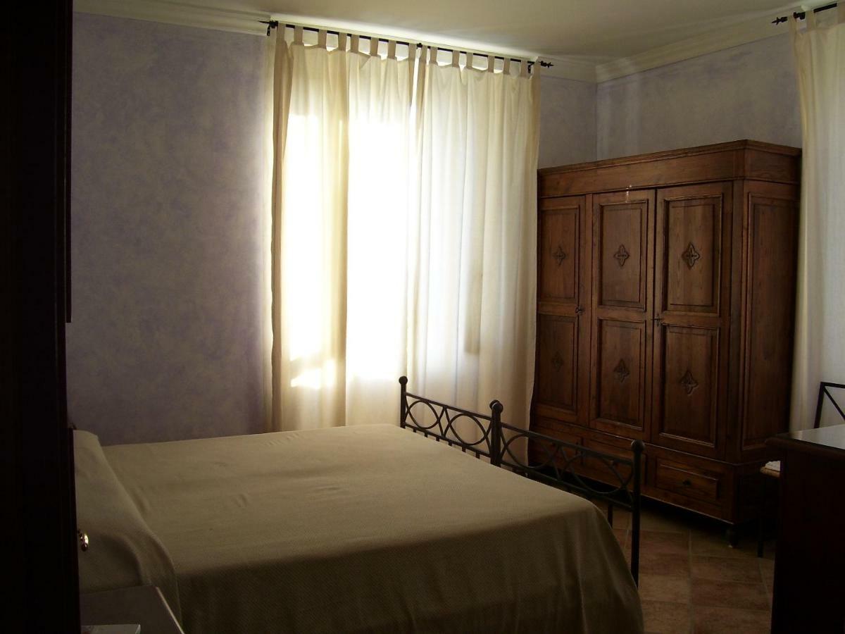 Casale Sant'Angelo Bed & Breakfast กาปัลบีโอ ภายนอก รูปภาพ